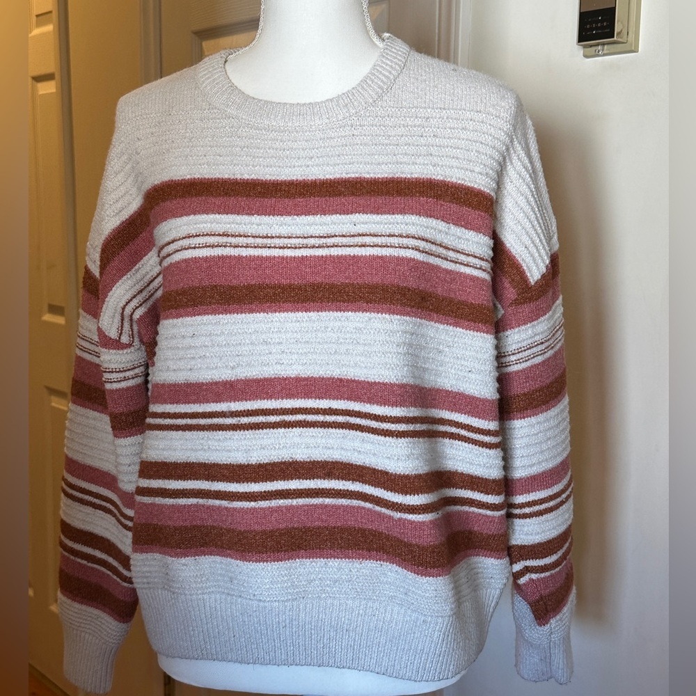Thread and Supply soft heavy sweater size Medium.
